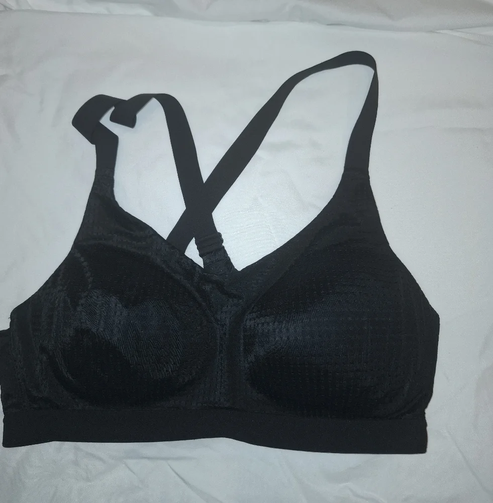 Victoria's Secret Lightweight Mesh Sports Bra - Picture 5 of 7